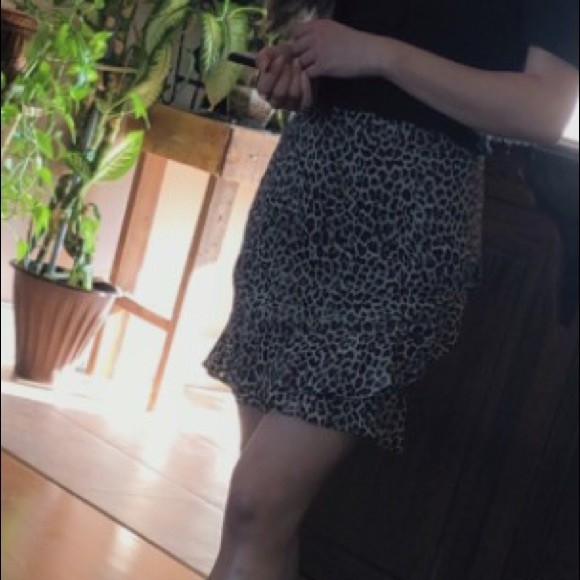 Selling cheetah prink skirt, - Picture 3 of 3